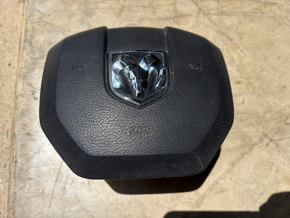 2011, 2012, 2013, 2014, 2015, 2016, 2017, 2018 Ram 1500 2500 3500 Air Bag Driver Steering Wheel Airbag OEM