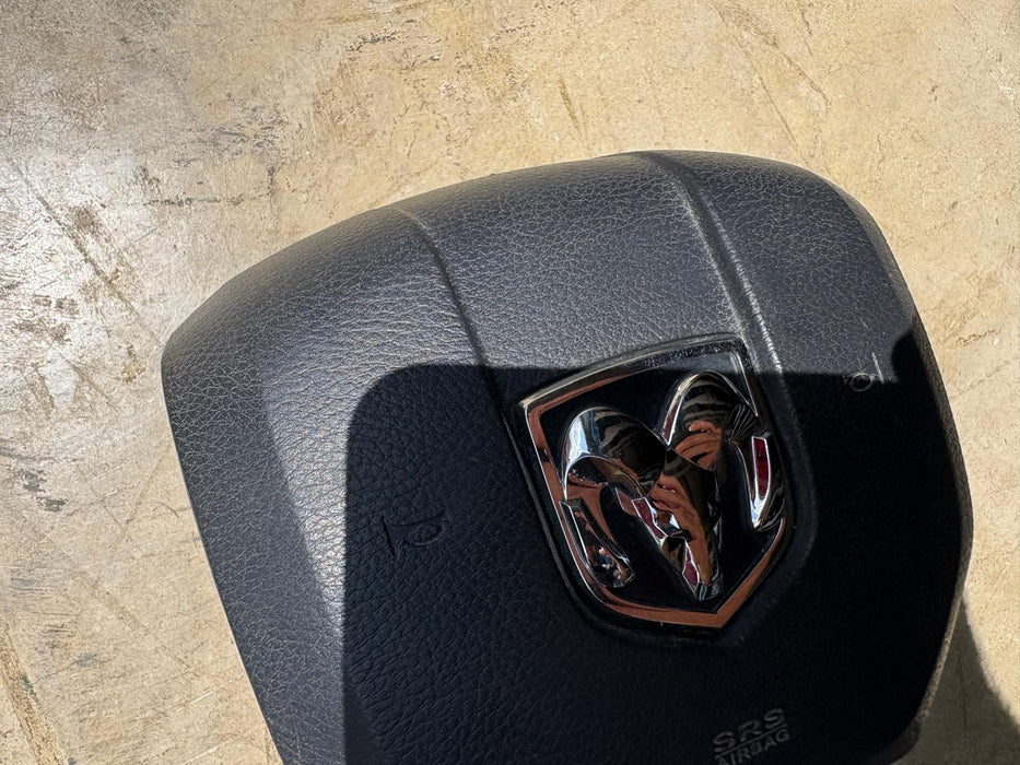 2011, 2012, 2013, 2014, 2015, 2016, 2017, 2018 Ram 1500 2500 3500 Air Bag Driver Steering Wheel Airbag OEM