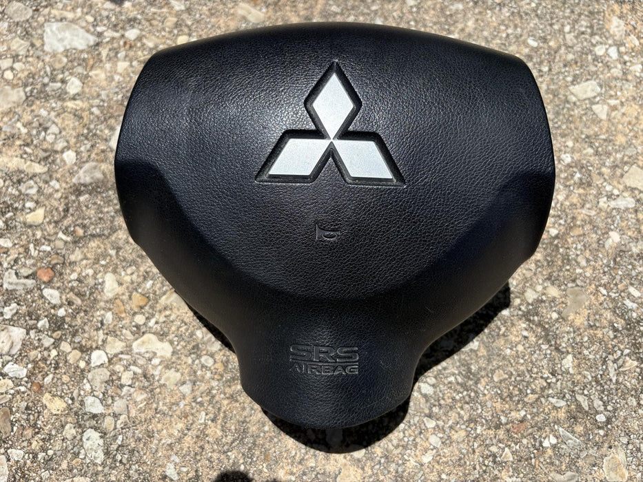 2011, 2012, 2013, 2014, 2015, 2016, 2017, 2018, 2019, 2020 Mitsubishi Outlander Sport Air Bag Driver Steering Wheel Airbag OEM
