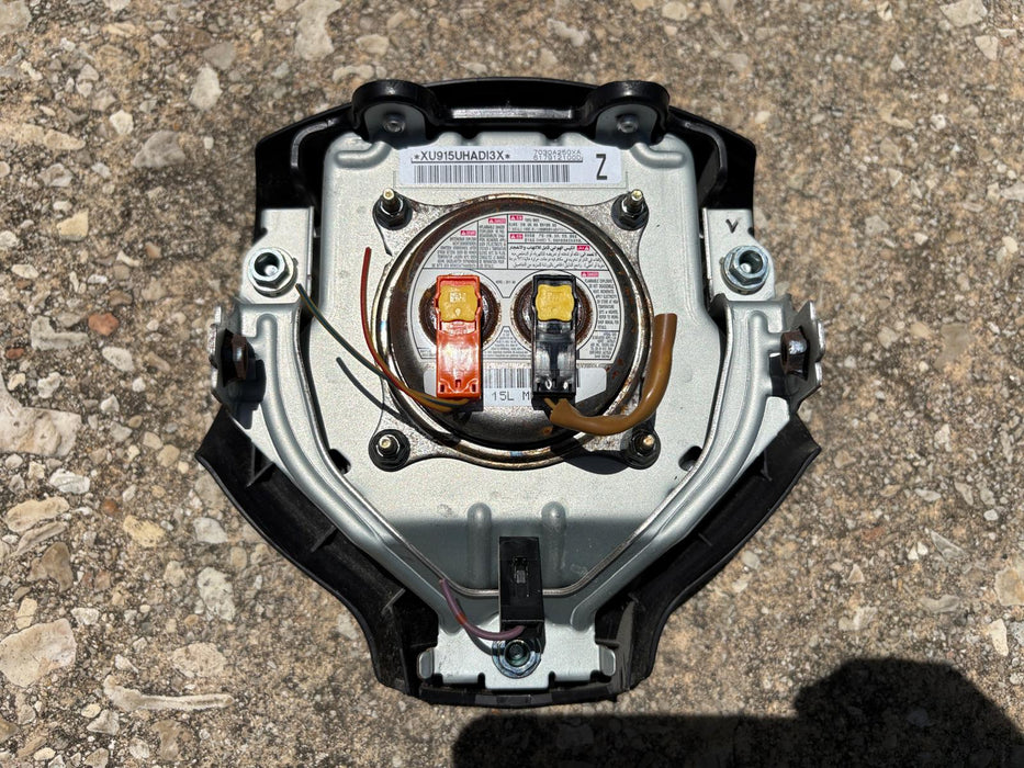 2011, 2012, 2013, 2014, 2015, 2016, 2017, 2018, 2019, 2020 Mitsubishi Outlander Sport Air Bag Driver Steering Wheel Airbag OEM