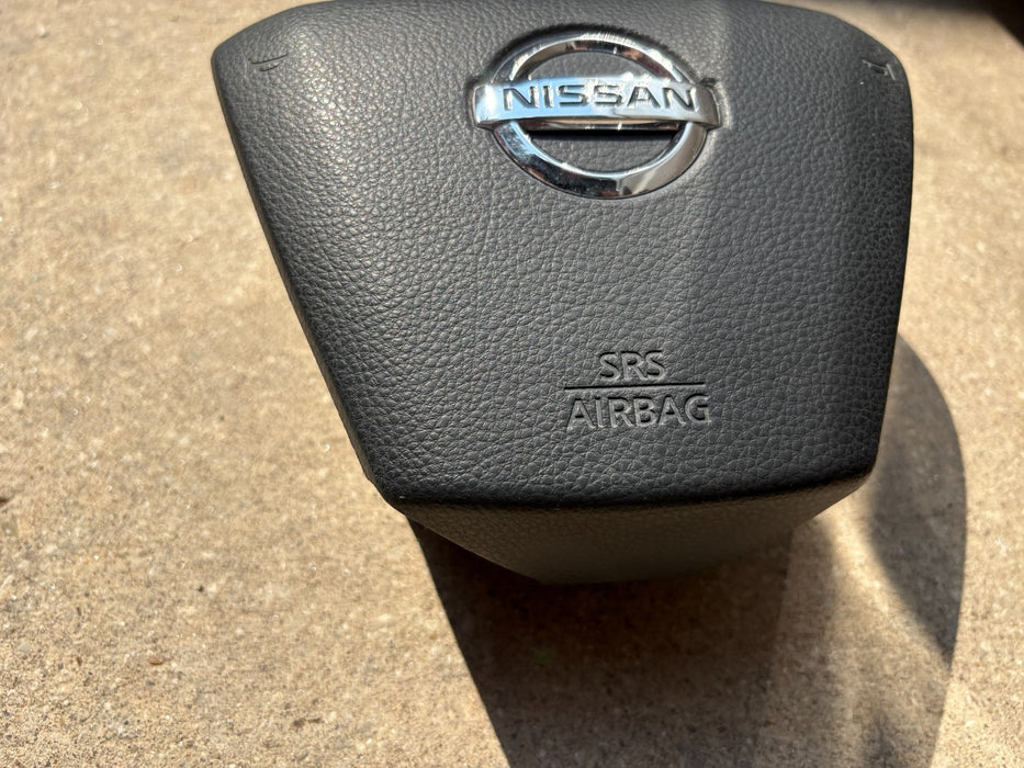 2009, 2010, 2011, 2012, 2013, 2014 Nissan Murano Steering wheel OEM