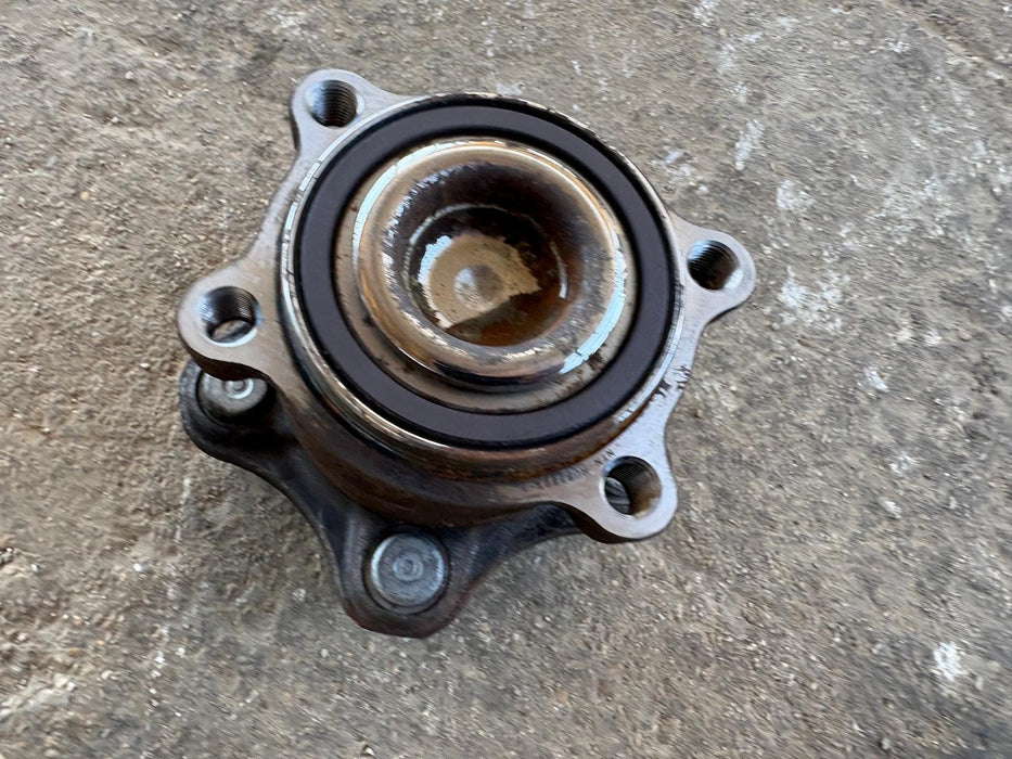 2015-2024 Nissan Murano 3.5L Rear Right Wheel Bearing and Hub Assembly OEM