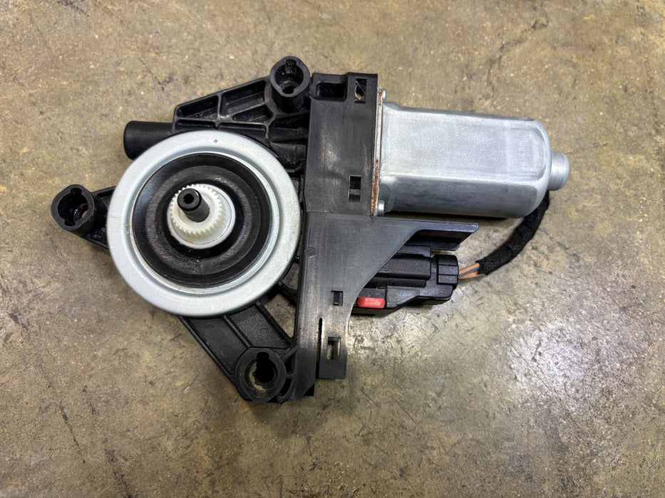 2021 - 2025 JEEP GRAND CHEROKEE REAR LEFT SIDE DOOR POWER WINDOW MOTOR OEM