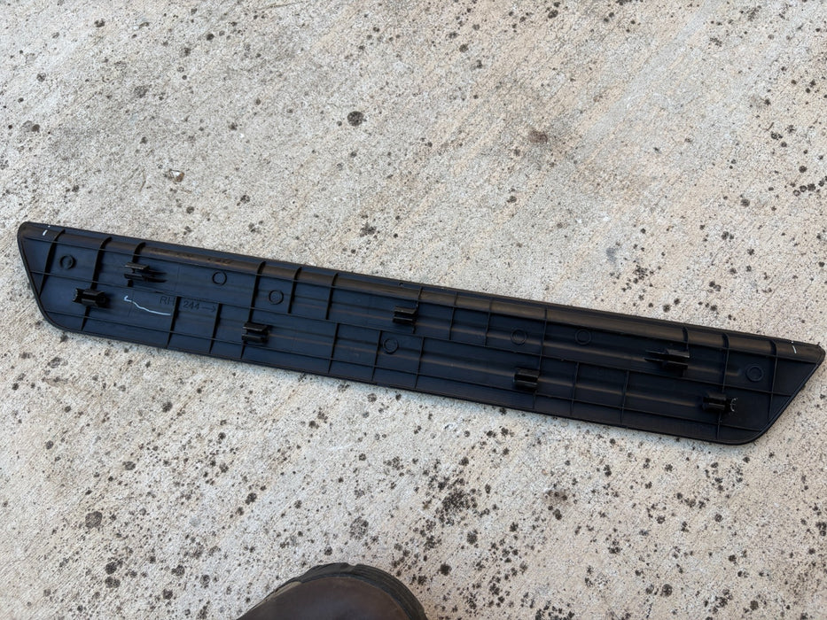 2015-2019 Hyundai Sonata Front Right Door Sill Scuff Plate Trim OEM