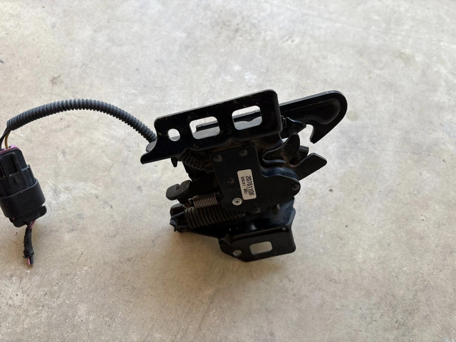 2007-2013 GMC Sierra Yukon Silverado Cadillac Front Hood Latch Release #20761108