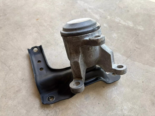 OEM, 2013, 2014, 2015, 2016 Nissan Pathfinder Right Engine Mount