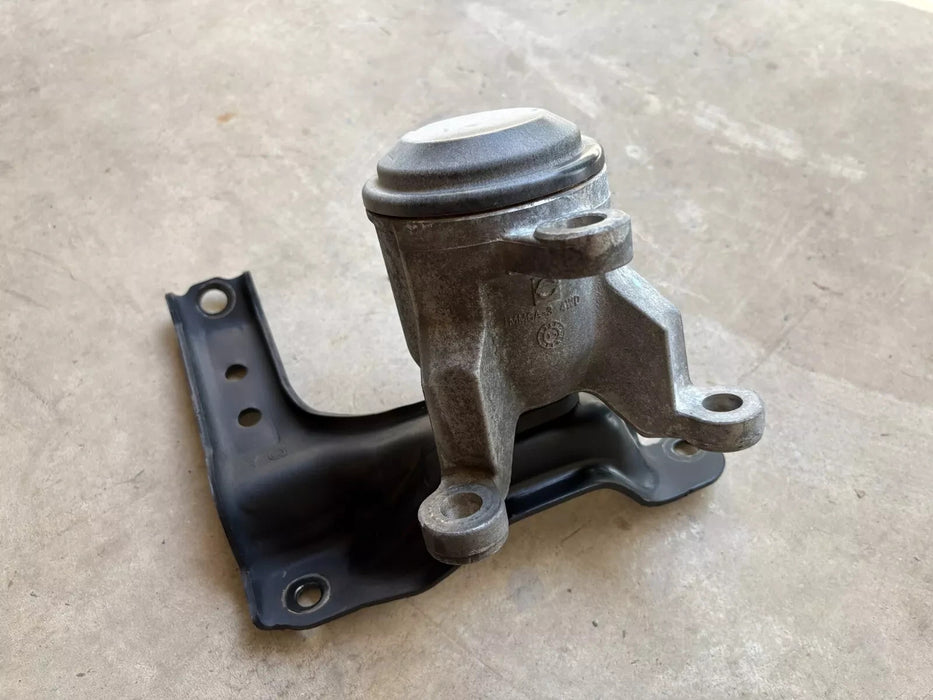 OEM, 2013, 2014, 2015, 2016 Nissan Pathfinder Right Engine Mount