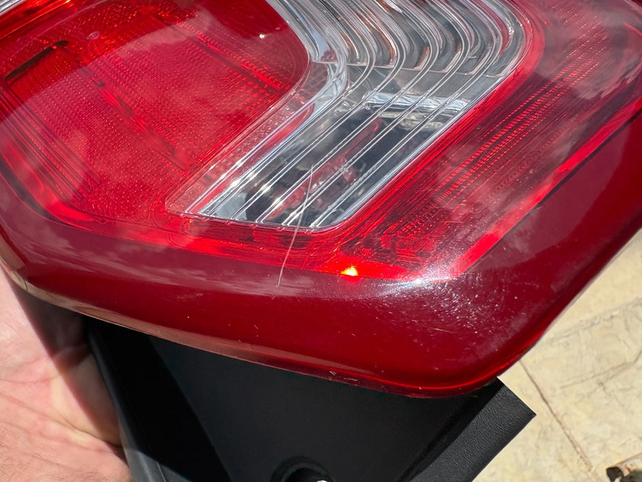 2016 - 2019 Ford EXPLORER Right Passenger Tail Light OEM FB53-13A414-A