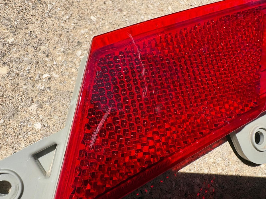 2022 - 2026 HYUNDAI TUCSON LEFT DRIVER SIDE REAR FLARE REFLECTOR OEM 92405-N9100