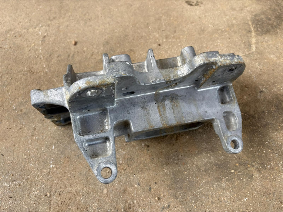 2017-2019 NISSAN SENTRA FRONT LEFT DRIVER SIDE TRANSMISSION BRACKET OEM