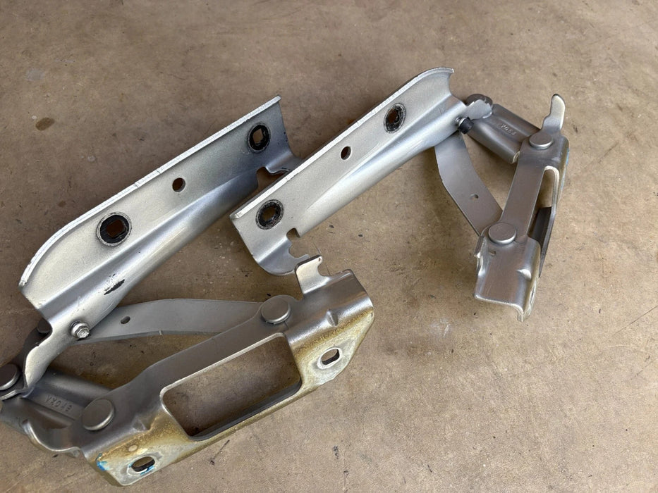 92235925, 92235924 OEM, Hood Hinges Set of 2 Driver & Passenger Side Chevy Pair