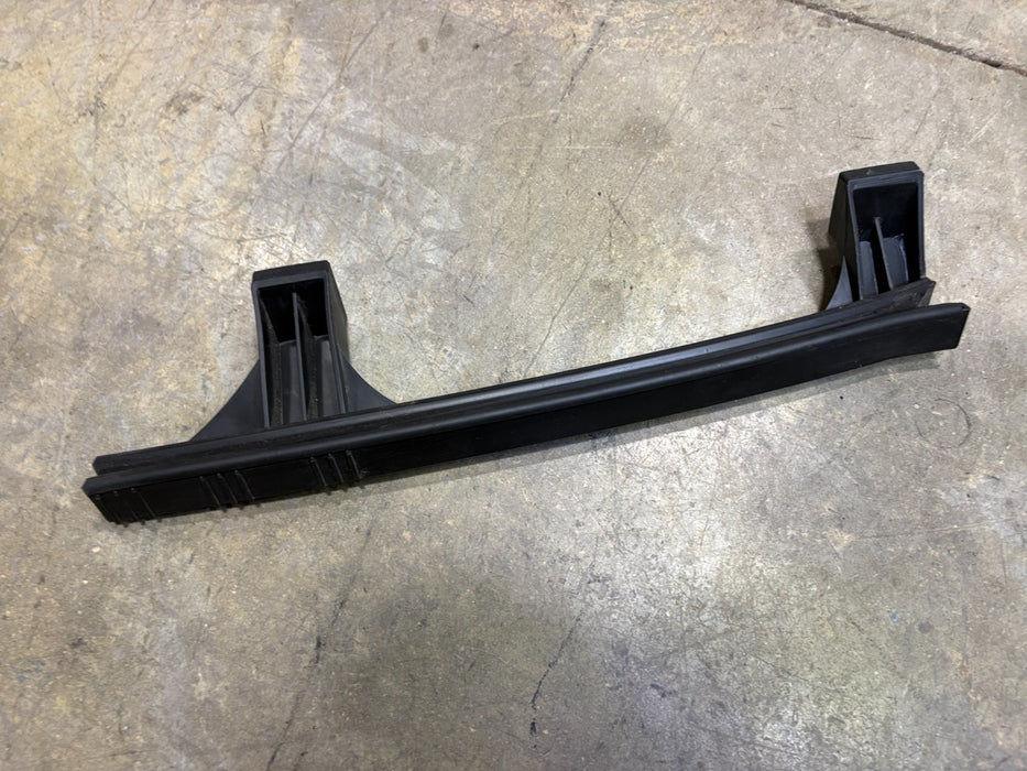 2010-2015 TUCSON FRONT LEFT DOOR PANEL GLASS WINDOW GUIDE BRACKET MOUNT OEM