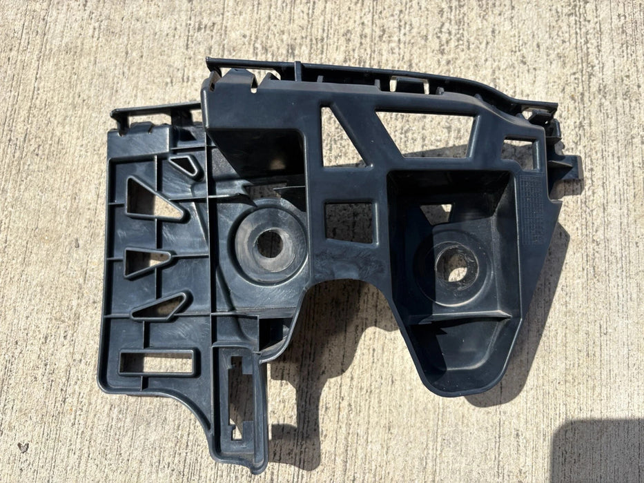 2021 2022 2023 2024 Volkswagen Atlas Rear Bumper Right Side Support Bracket, OEM