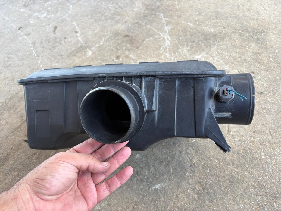 2004-2008 Dodge Ram 1500 3.7L Magnum Air Intake Cleaner Resonator Box OEM