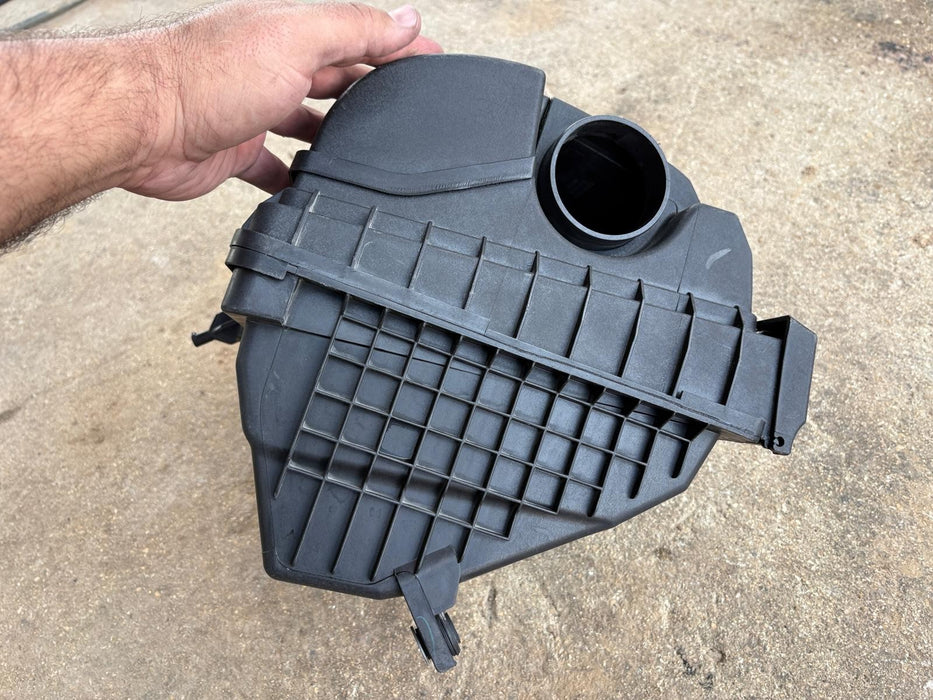 2017 - 2020 Hyundai Santa Fe Air Cleaner 2.4L OEM