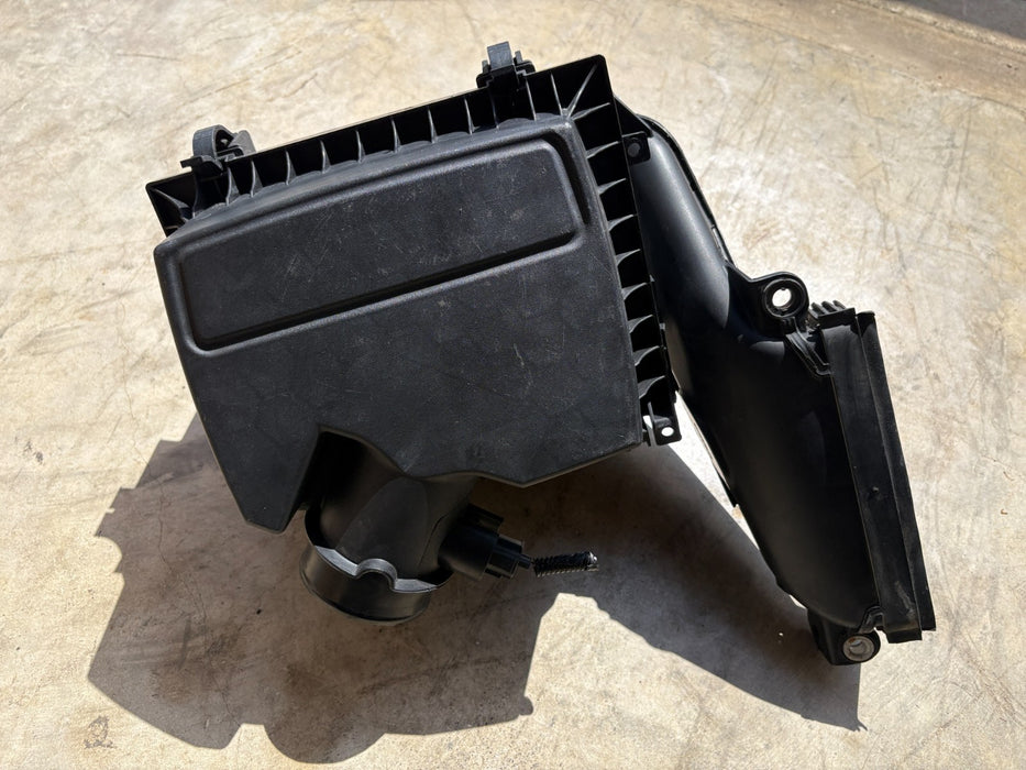 2017-2020 Ford Fusion 1.5L Air Filter Cleaner Housing Box OEM
