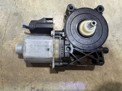2010-2017 Chevrolet Equinox Rear Left Door Power Window Motor 0130822681 OEM