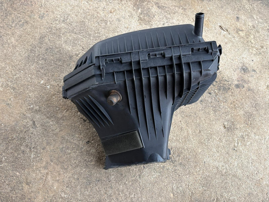 2011-2019 Dodge Challenger 3.6L Air Cleaner Intake Air Box OEM