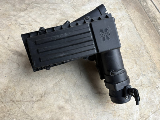 2015 2016 2017 2018 AUDI Q3 2.0L Air Intake Cleaner Filter Housing 5N0129607 OEM
