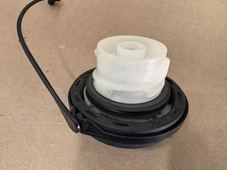 OEM Fuel Gas Cap, Hyundai Accent Azera Elantra Genesis Equus Tucson #310103L600