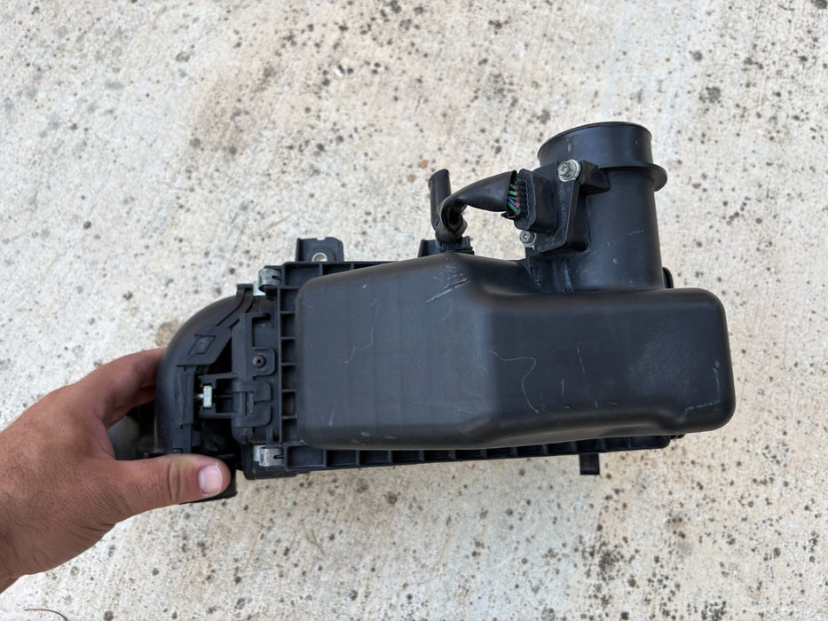 2013-2019 Nissan Versa 1.6L Engine Air Filter Cleaner Box Assembly OEM