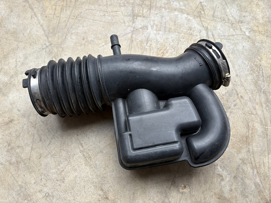 2011 2012 2013 2014 Ford Mustang Air Intake Hose Duct Tube OEM BR33-9F805-AB