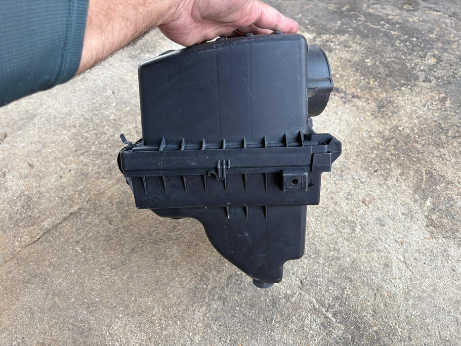 2011-2022 Jeep Grand Cherokee 3.6L Air Cleaner OEM
