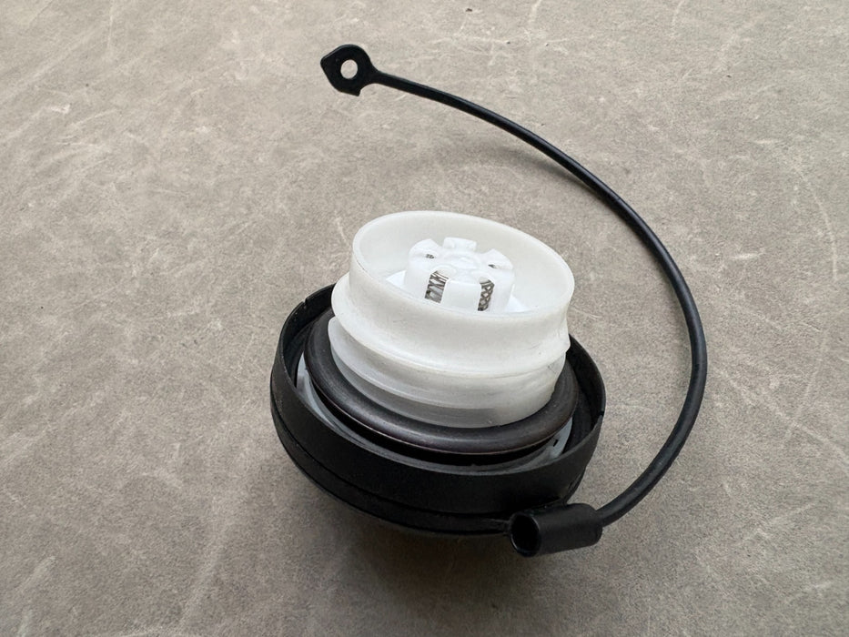 2019-2020 INFINITI QX60 FUEL GAS TANK FILLER NECK CAP 17251-3JA0C OEM