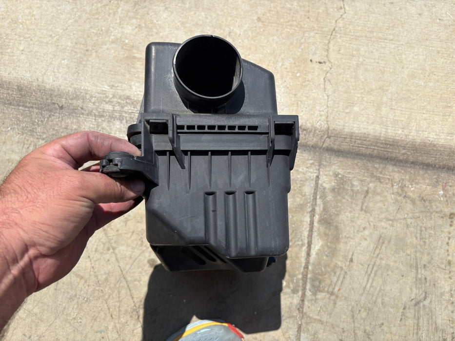 2011-2016 Hyundai Elantra 1.8L, Air Intake Box Cleaner Housing #28110-3X300 OEM