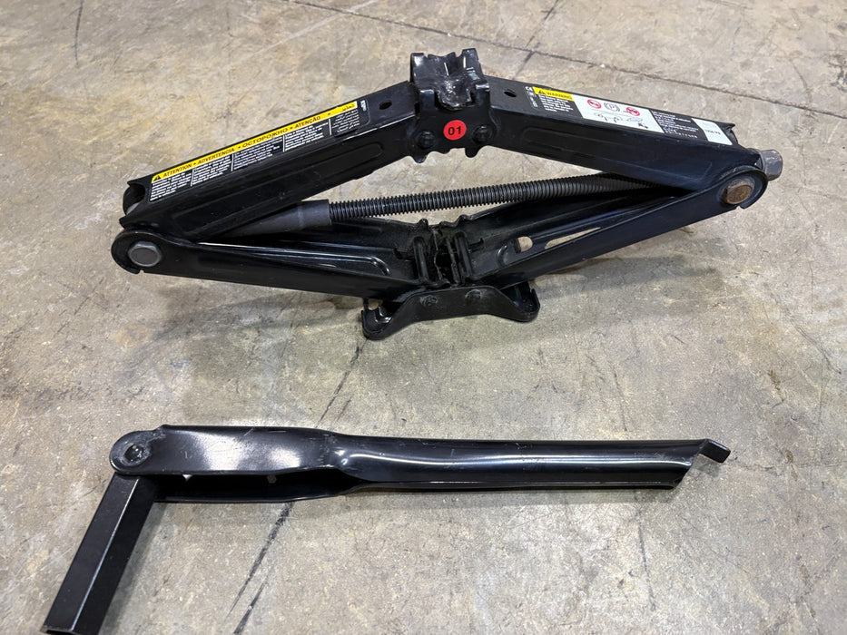 2013 - 2019 Buick Encore Jack & Wrench Kit 13581403 OEM