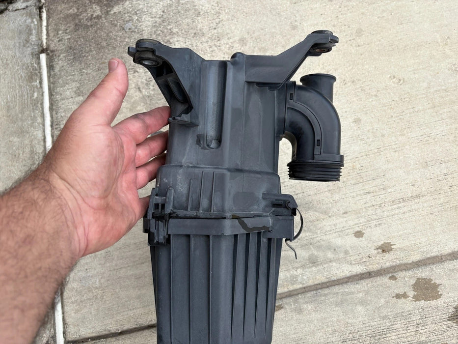Original - 2012-2013 Kia Soul 2.0L Air Intake Filter Box Housing