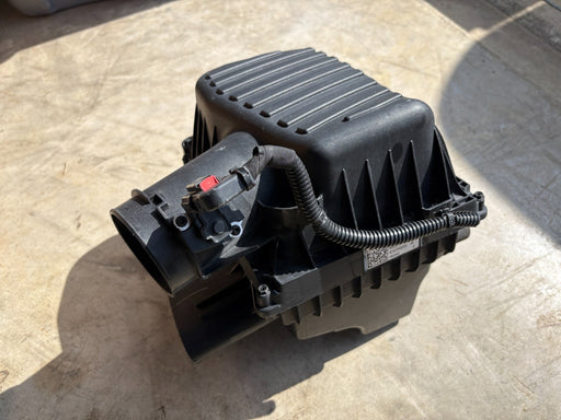 2018-2024 GMC TERRAIN 1.5L ENGINE MOTOR AIR FILTER CLEANER BOX OEM 84640370