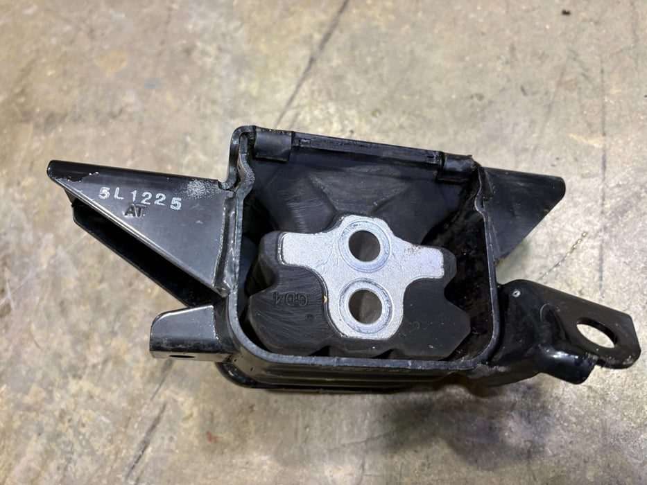 2016-2017 Hyundai Elantra GT 2.0L Left Transmission Mount OEM