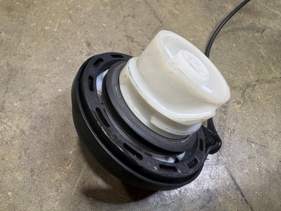 2011-2018 Hyundai Sonata Fuel Filler Tank Gas Cap Cover OEM