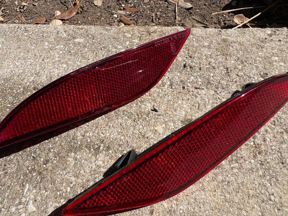 2016-2025 Chevrolet Malibu Rear Left & Right Bumper Reflector Assembly OEM