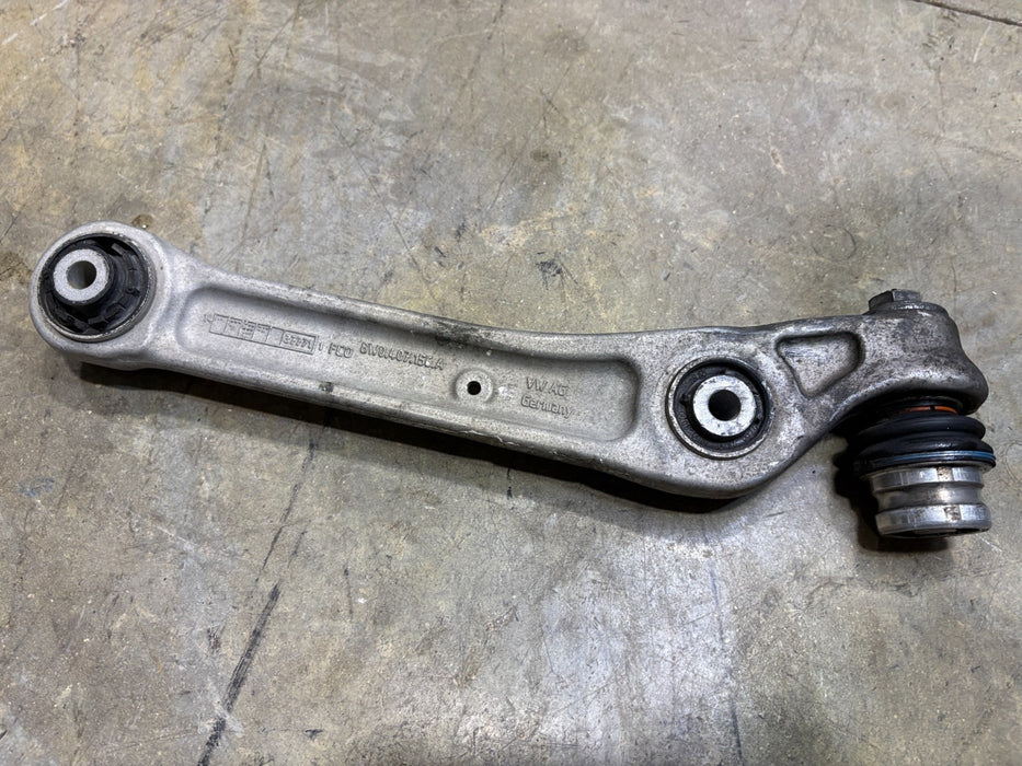 2018 - 2024 AUDI A4 FRONT SUSPENSION RIGHT SIDE LOWER CONTROL ARM 8W0407156A OEM