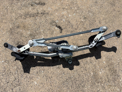 2020 - 2025 MAZDA CX-30, CX30 WINDSHIELD WIPER MOTOR OEM