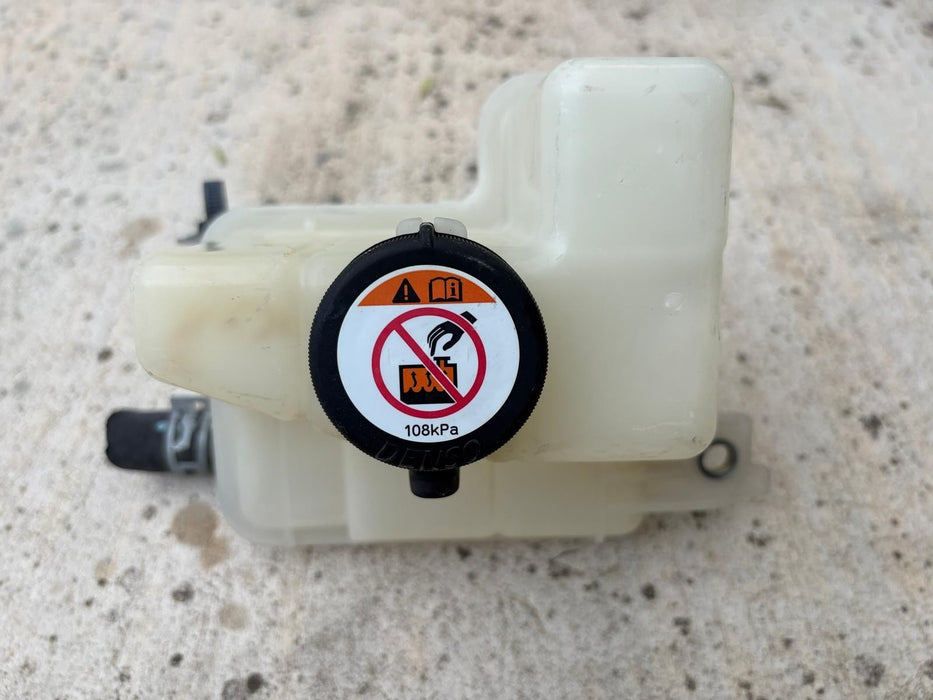 2015 - 2017 LEXUS NX200T 2.0L RADIATOR OVERFLOW BOTTLE TANK OEM