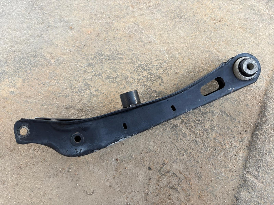 2017 - 2019 CADILLAC XT5 3.6L AWD REAR LEFT DRIVER SIDE LOWER CONTROL ARM OEM