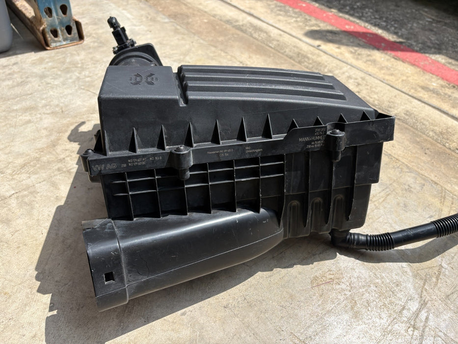 2009-2017 Volkswagen CC Air Cleaner Box Assembly 2.0L 1K0129607AG OEM