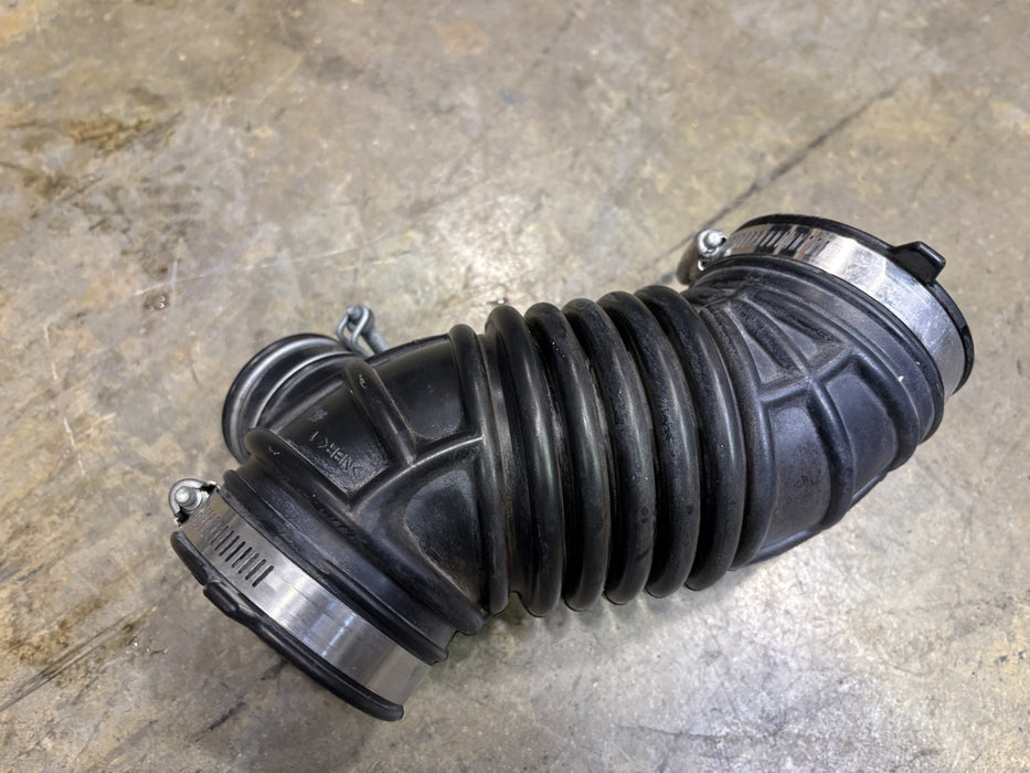 2008-2013 NISSAN ROGUE AIR CLEANER INTAKE TUBE OEM