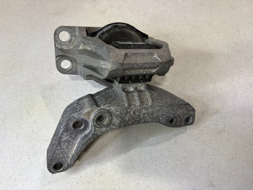 2018-2024 NISSAN KICKS FWD 1.6L ENGINE MOTOR RIGHT MOUNT BRACKET SUPPORT OEM