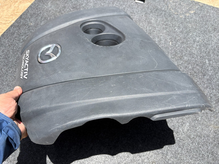2014 - 2018 MAZDA 3 ENGINE COVER 2.0L SKYACTIV OEM