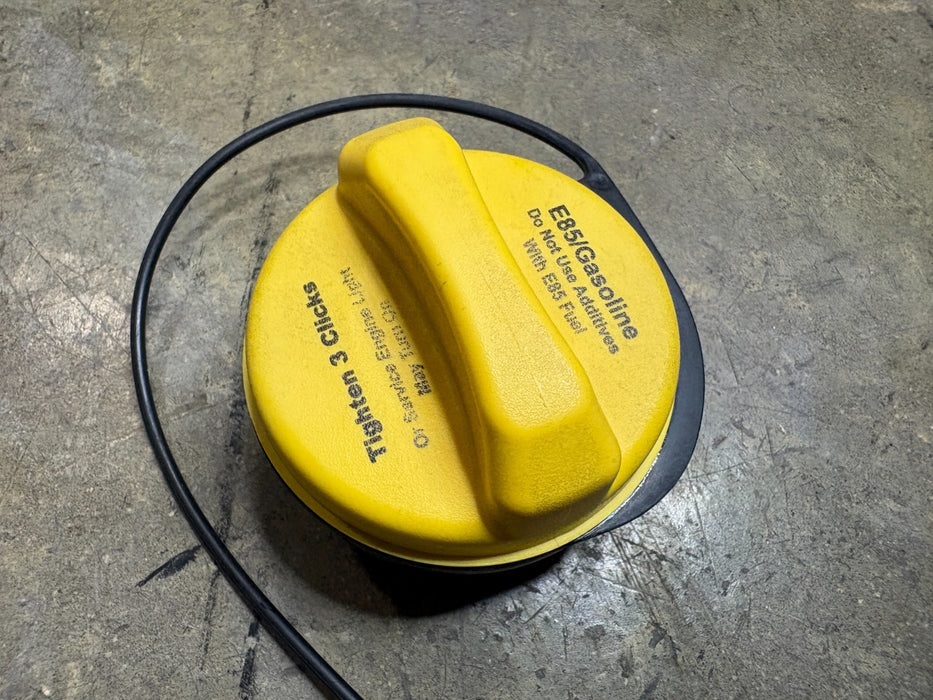 2007 - 2014 Chevrolet Tahoe Gas Cap Fuel Tank Lid OEM