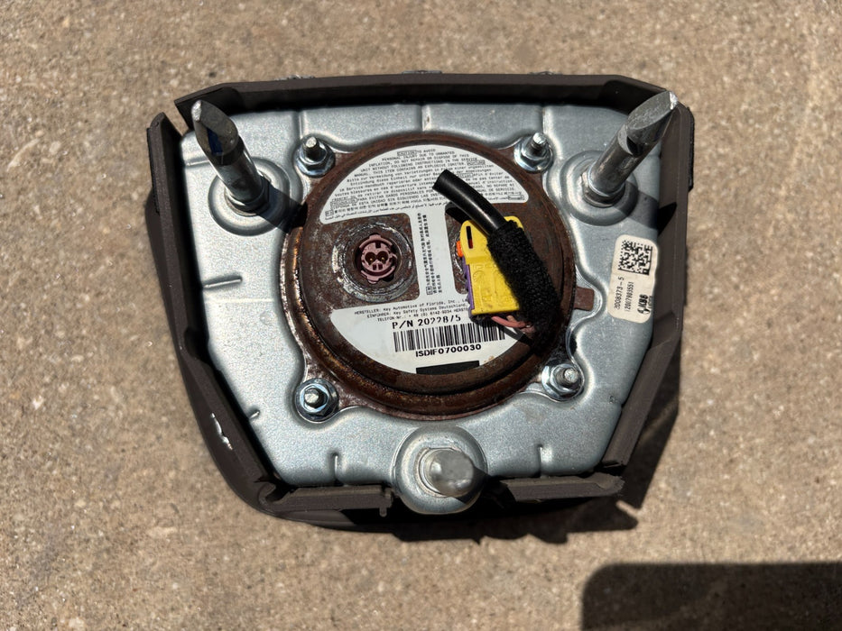 2018-2022 CHEVROLET TRAVERSE STEERING WHEEL OEM