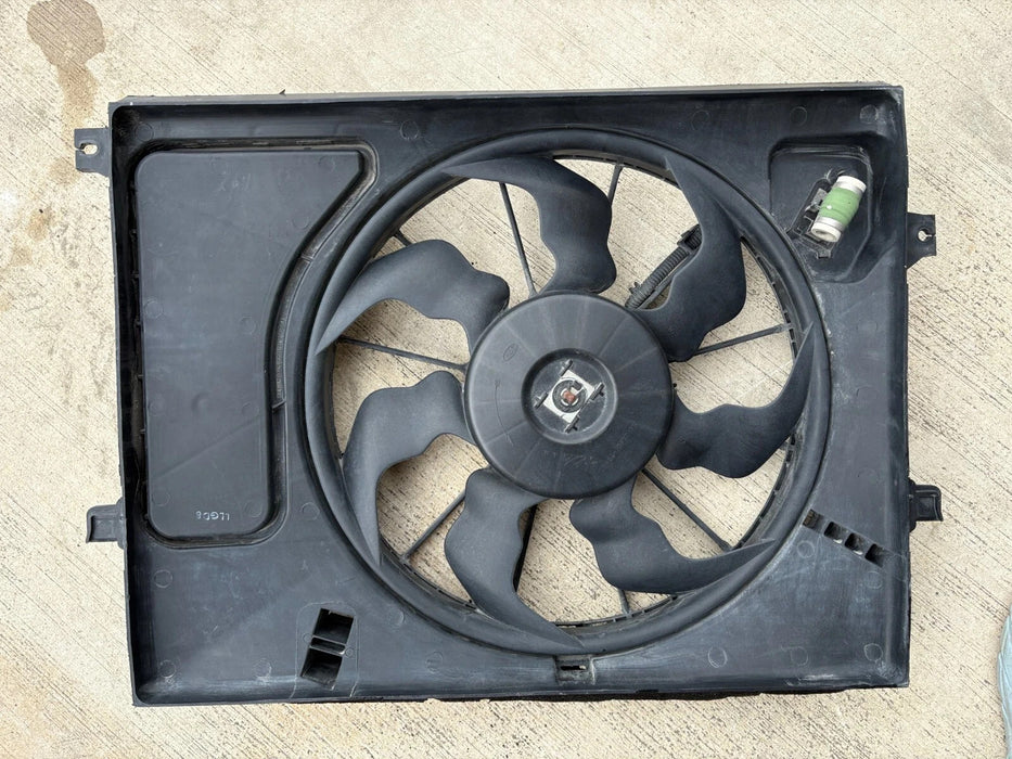 2012-2019 Kia Soul 1.6L 2.0L, Radiator Cooling Fan Motor & Shroud - OEM