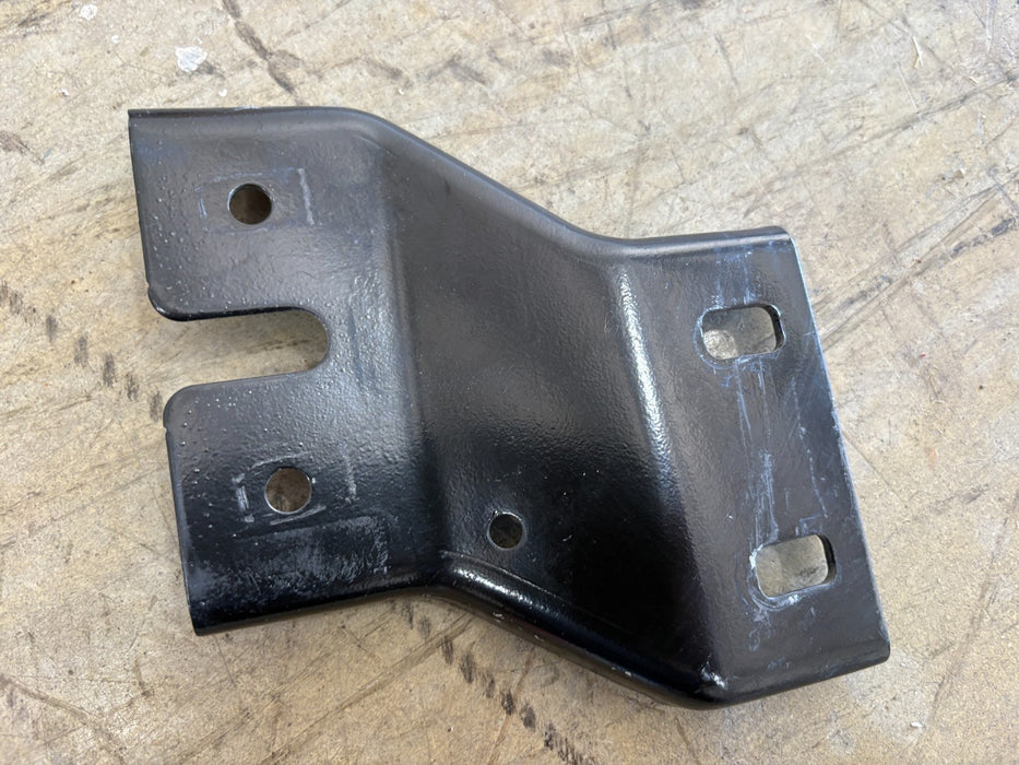 2019-2024 Chevrolet Silverado 1500 2.7L INTERCOOLER RIGHT SIDE MOUNT BRACKET OEM