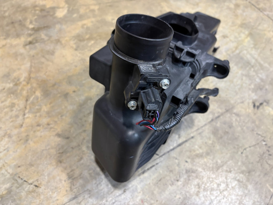 2018 - 2023 Nissan Kicks 1.6L Air Cleaner Intake Filter Box Assembly OEM