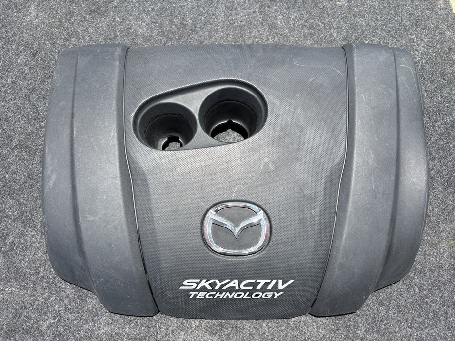 2014 - 2018 MAZDA 3 ENGINE COVER 2.0L SKYACTIV OEM