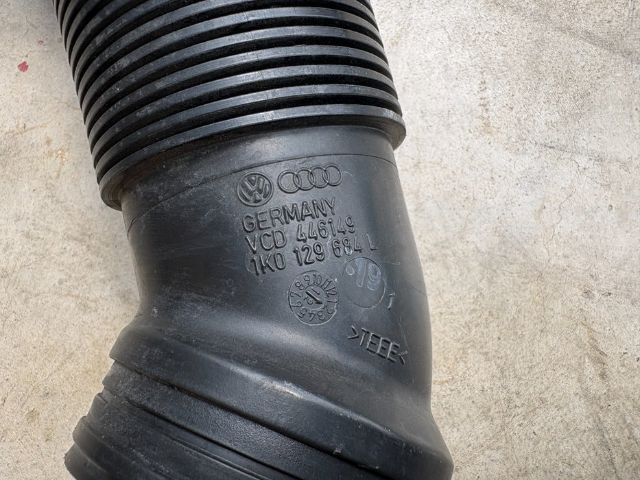 2009-2017 VOLKSWAGEN CC 2.0 AIR INTAKE HOSE 1K0129684L OEM
